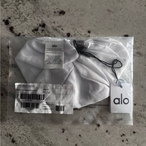 🔥🐴NWT Alo Bead It Scrunchie White - Picture 2 of 4